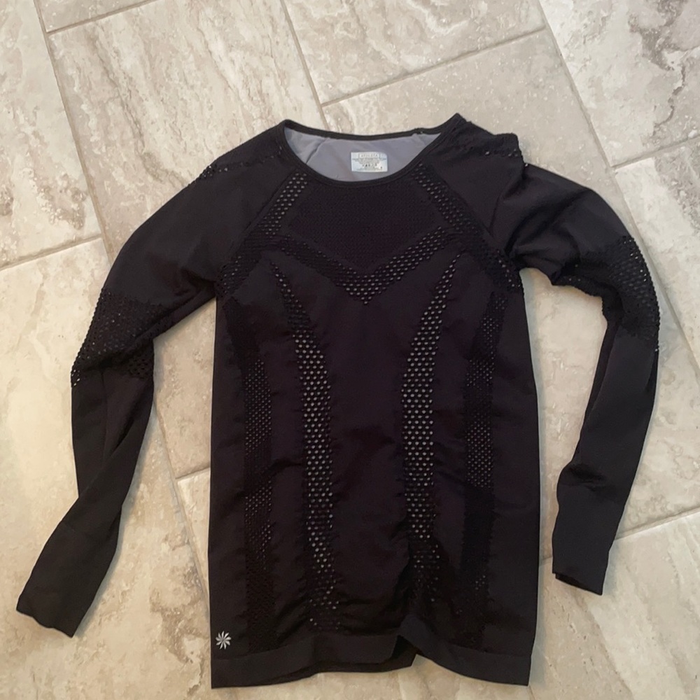 Athleta key thumb hole long sleeve
